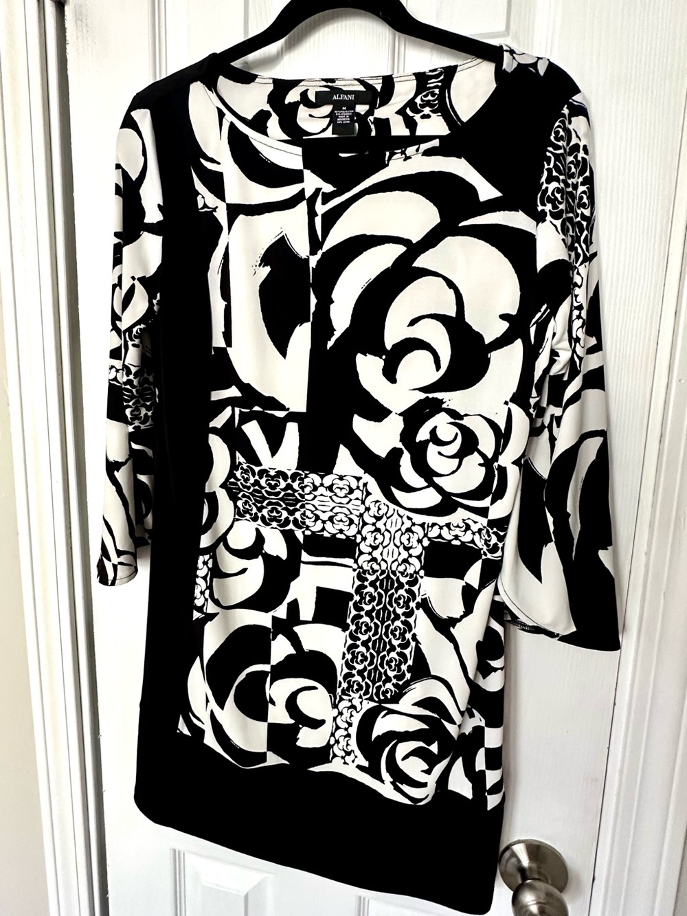 Alfani Women’s Medium Black & White Floral-Print Pull-On Longsleeve Shift Dress